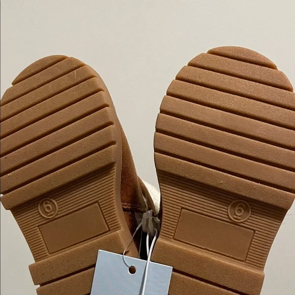 Cat & Jack Tan Kids Boots with Cream Cuffs - Picture 6 of 7